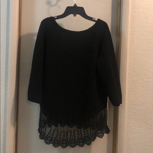 🌚 Cozy Hi-Lo Hem Sweater with Lace Trim 🌚 - Picture 3 of 6